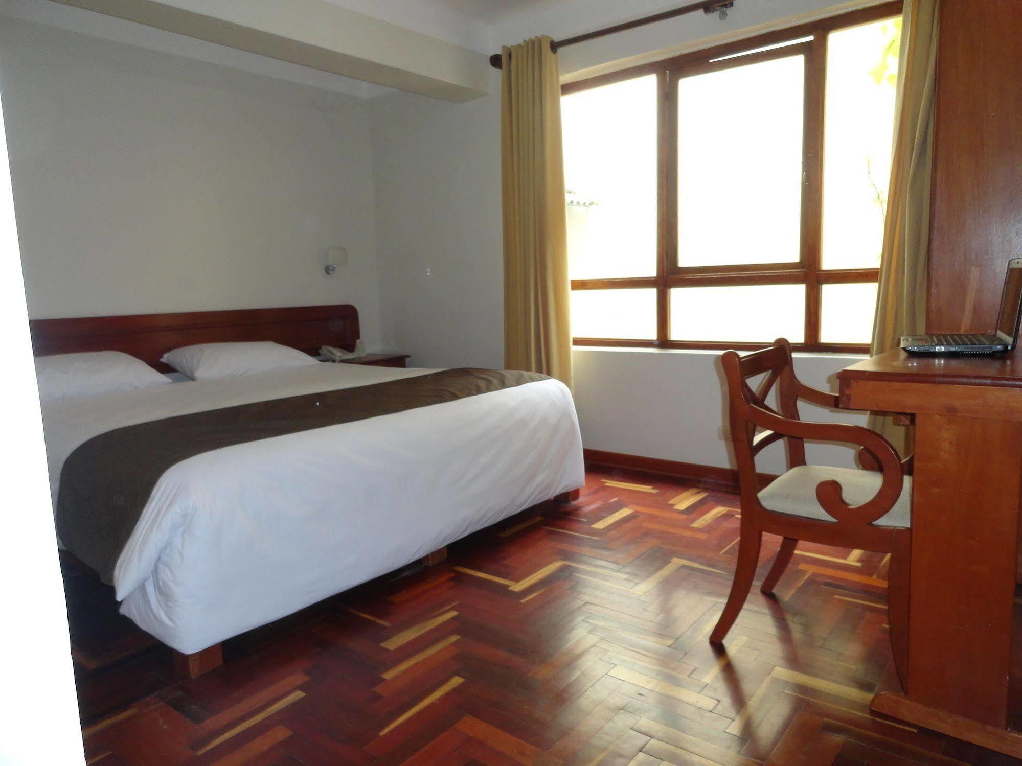Emperador Plaza Hotel Cuzco Buitenkant foto